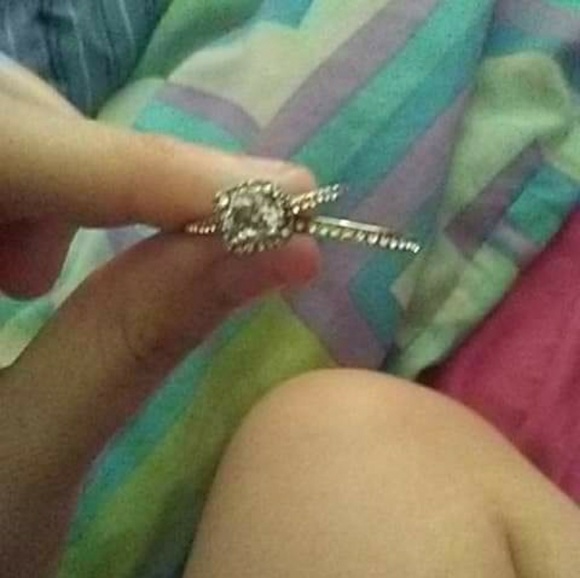 Ring - Picture 4 of 5